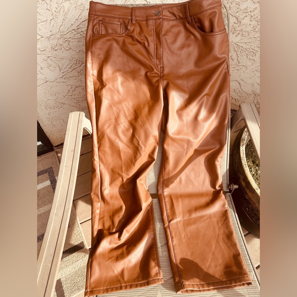 Signature Reitman’s Size 16 Caramel Brown Faux Leather Straight Leg Pants - Picture 9 of 15